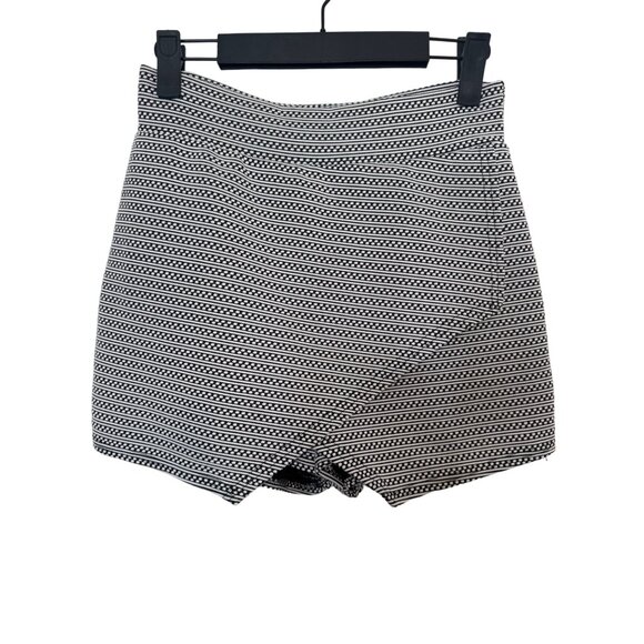 BOO HOO Size 4 Striped High-Waisted Women's Short -  Black & White - Picture 4 of 12